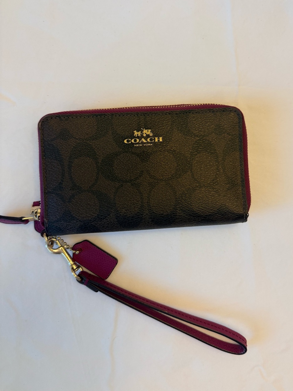 Coach Black/Brown Signature Zip Wristlet with Plum Trim